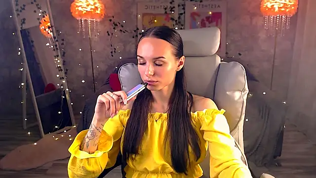 NicoleMerz online show from 06.04.26