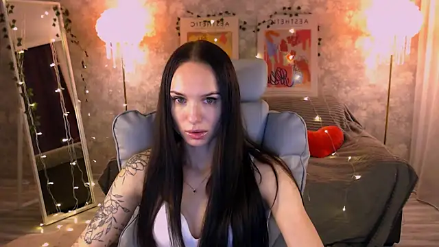 NicoleMerz online show from 06.17.26