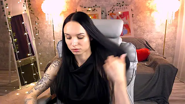 NicoleMerz online show from 06.19.26