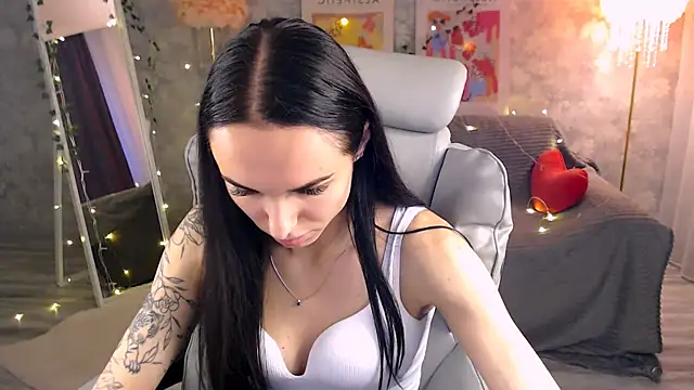 NicoleMerz online show from 06.23.26