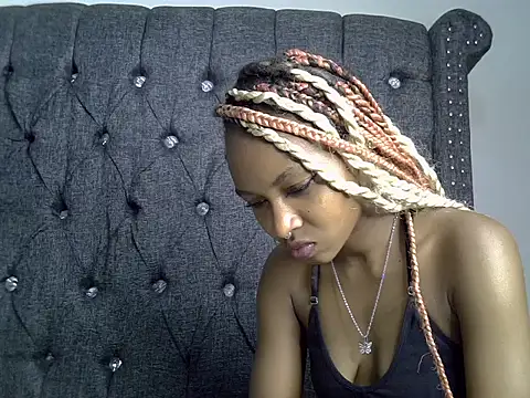 Snapshot of cocolaurah chatting on 07.12.26 cocolaurah online show from 07.12.26