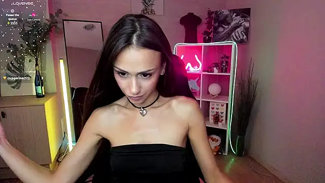 Snapshot of Petite_Moly chatting on 07.02.26 Petite Moly online show from 07.02.26