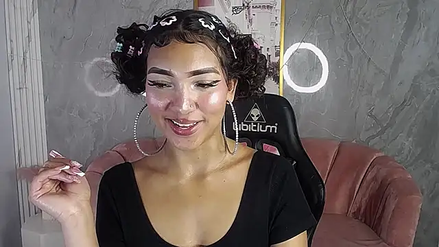 Snapshot of CamilaVixen_ch chatting on 05.30.26 CamilaVixen ch online show from 05.30.26