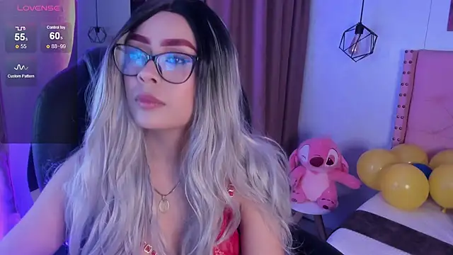 Snapshot of miafox__ chatting on 06.18.26 miafox online show from 06.18.26