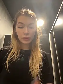 Snapshot of Dreamy_Mia chatting on 06.14.26 Dreamy Mia online show from 06.14.26