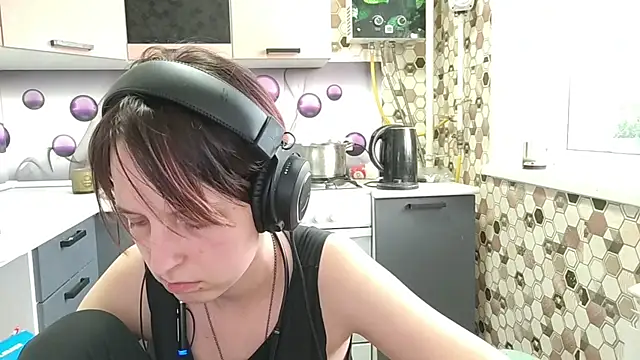 Snapshot of Saranade chatting on 06.20.26 Saranade online show from 06.20.26