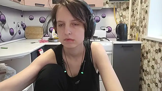 Snapshot of Saranade chatting on 07.19.26 Saranade online show from 07.19.26