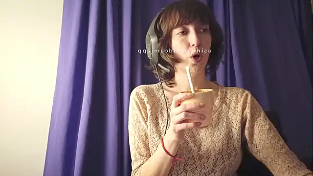 Julixta online show from 06.11.26