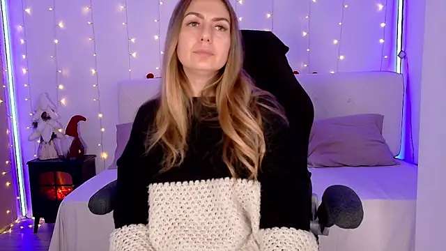 LindaWhite  online show from 12.17.25