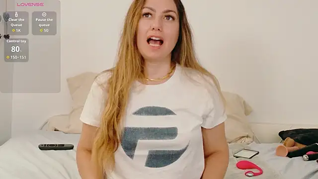 LindaWhite  online show from 07.16.26