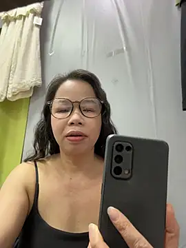 Snapshot of honghong_mother chatting on 06.07.26 honghong mother online show from 06.07.26