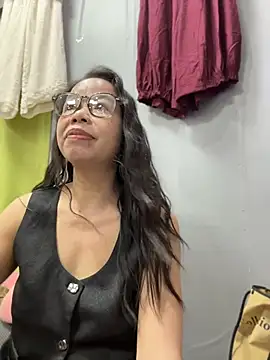 Snapshot of honghong_mother chatting on 06.13.26 honghong mother online show from 06.13.26