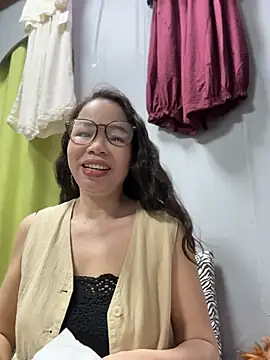Snapshot of honghong_mother chatting on 06.21.26 honghong mother online show from 06.21.26