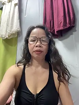 Snapshot of honghong_mother chatting on 06.22.26 honghong mother online show from 06.22.26