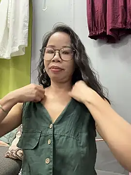 Snapshot of honghong_mother chatting on 07.19.26 honghong mother online show from 07.19.26