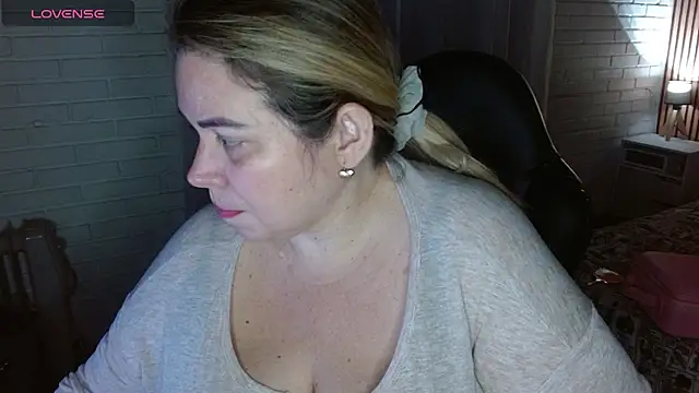 Snapshot of Bella_Savati_1 chatting on 05.31.26 Bella Savati 1 online show from 05.31.26