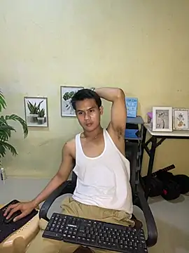 Snapshot of Asianboy_2000 chatting on 06.06.26 Asianboy 2000 online show from 06.06.26