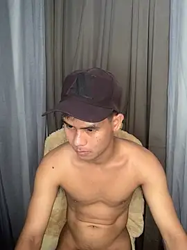Snapshot of Asianboy_2000 chatting on 07.16.26 Asianboy 2000 online show from 07.16.26
