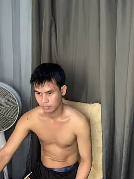Snapshot of Asianboy_2000 chatting on 07.25.26 Asianboy 2000 online show from 07.25.26