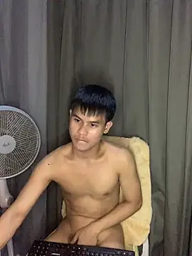 Snapshot of Asianboy_2000 chatting on 08.01.26 Asianboy 2000 online show from 08.01.26