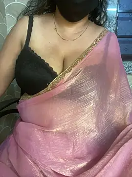Snapshot of sexyveena chatting on 06.05.26 sexyveena online show from 06.05.26