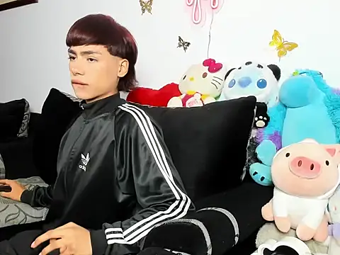 Snapshot of Playboy_andeer chatting on 06.15.26 Playboy andeer online show from 06.15.26
