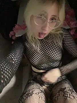 Snapshot of xp_blondie chatting on 06.26.26 xp blondie online show from 06.26.26