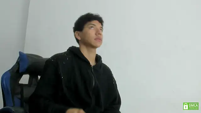 Snapshot of Maximiliano_Young chatting on 06.12.26 Maximiliano Young online show from 06.12.26