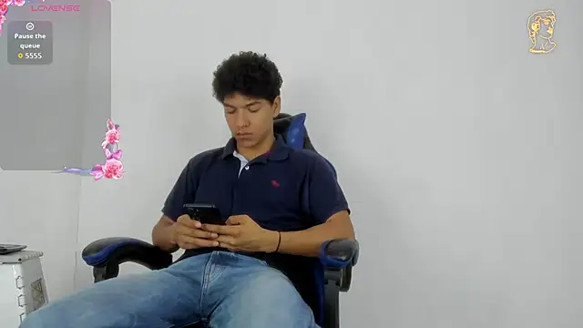Snapshot of Maximiliano_Young chatting on 06.27.26 Maximiliano Young online show from 06.27.26