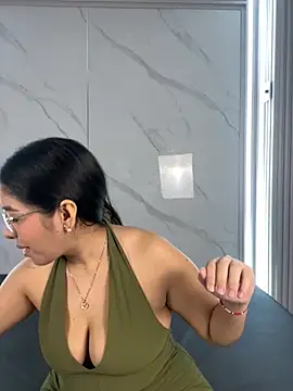 ValentinaLuciana online show from 06.10.26