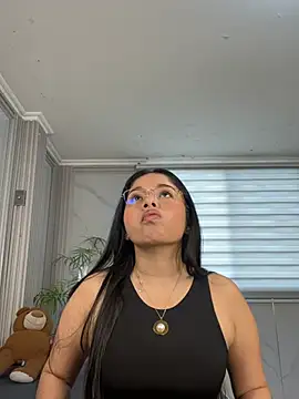 ValentinaLuciana online show from 07.11.26