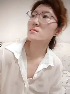 Snapshot of gaoyan880526 chatting on 06.17.26 gaoyan880526 online show from 06.17.26