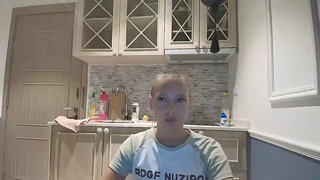 Linnea analochka online show from 06.06.26