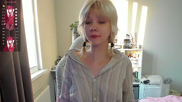 Snapshot of voguecaroline chatting on 06.11.26 voguecaroline online show from 06.11.26