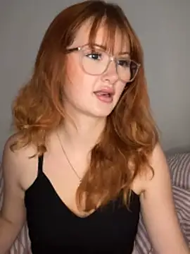 Snapshot of BunnyandBrookes_ chatting on 06.18.26 BunnyandBrookes online show from 06.18.26