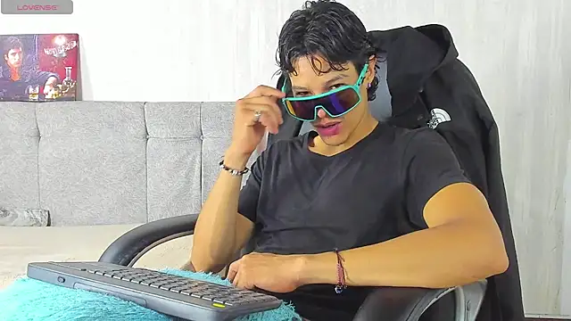 Snapshot of tommyhot7 chatting on 06.15.26 tommyhot7 online show from 06.15.26