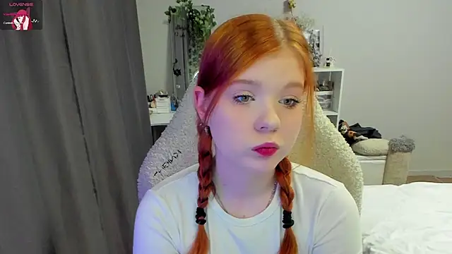 Snapshot of ttq__ chatting on 06.19.26 ttq online show from 06.19.26