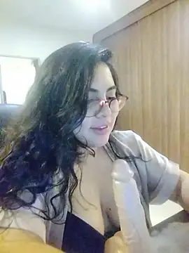 Snapshot of Roxxy_Sade chatting on 06.11.26 Roxxy Sade online show from 06.11.26
