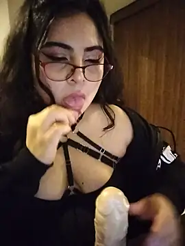 Snapshot of Roxxy_Sade chatting on 07.19.26 Roxxy Sade online show from 07.19.26