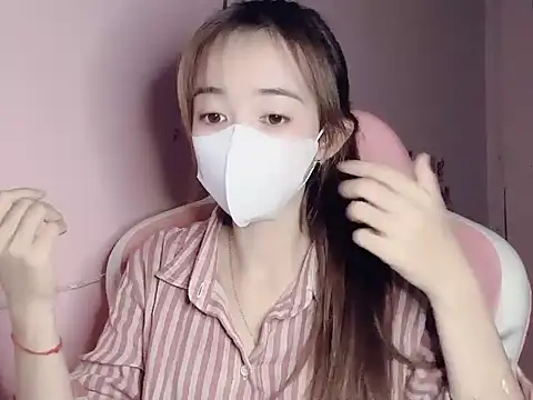 Snapshot of Alee8668 chatting on 07.19.26 Alee8668 online show from 07.19.26