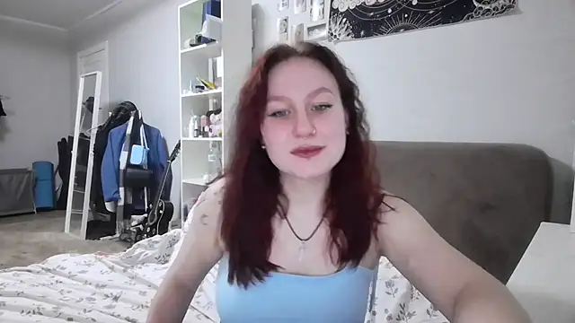 Snapshot of LoiseLovetto chatting on 06.10.26 LoiseLovetto online show from 06.10.26