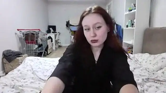 Snapshot of LoiseLovetto chatting on 06.24.26 LoiseLovetto online show from 06.24.26