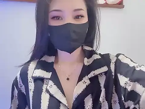 Snapshot of Annie_Nie chatting on 07.17.26 Annie Nie online show from 07.17.26