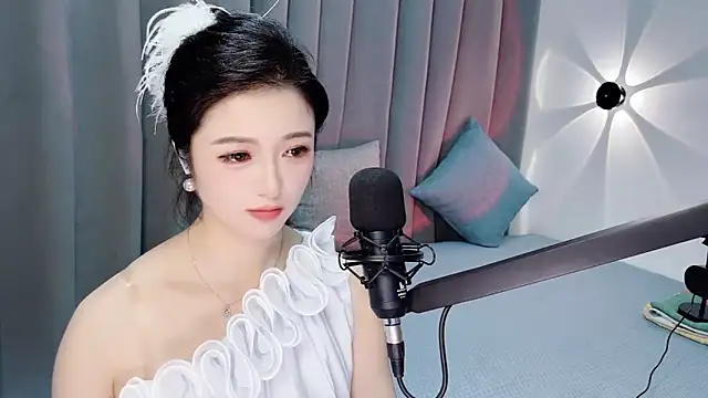 Momo-Wow online show from 06.17.26
