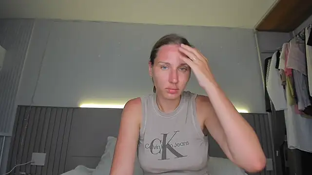 Snapshot of SofiClimbing chatting on 02.28.26 SofiClimbing online show from 02.28.26