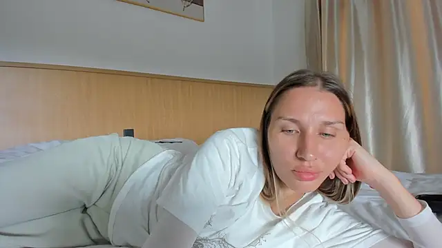 Snapshot of SofiClimbing chatting on 03.14.26 SofiClimbing online show from 03.14.26