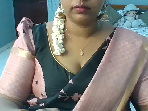 Snapshot of Tamil_hot_Meenu chatting on 06.11.26 Tamil hot Meenu online show from 06.11.26