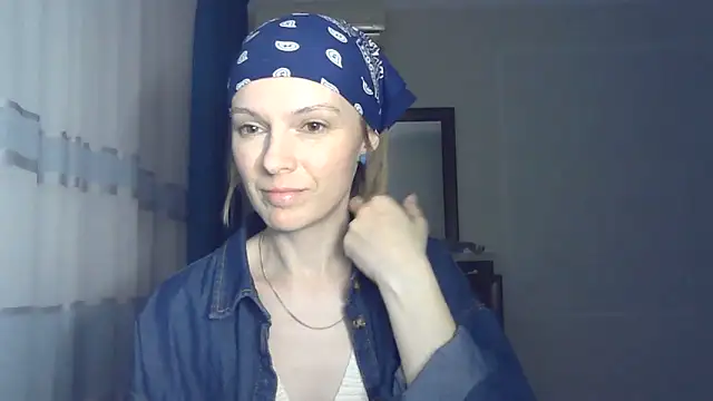 Snapshot of AdelleLovee_ chatting on 06.07.26 AdelleLovee online show from 06.07.26