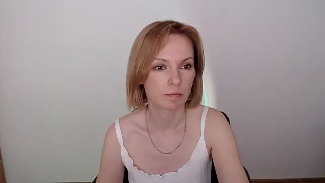 Snapshot of AdelleLovee_ chatting on 06.09.26 AdelleLovee online show from 06.09.26