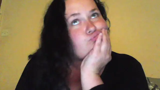 Snapshot of CurvyScarlett69 chatting on 06.01.26 CurvyScarlett69 online show from 06.01.26